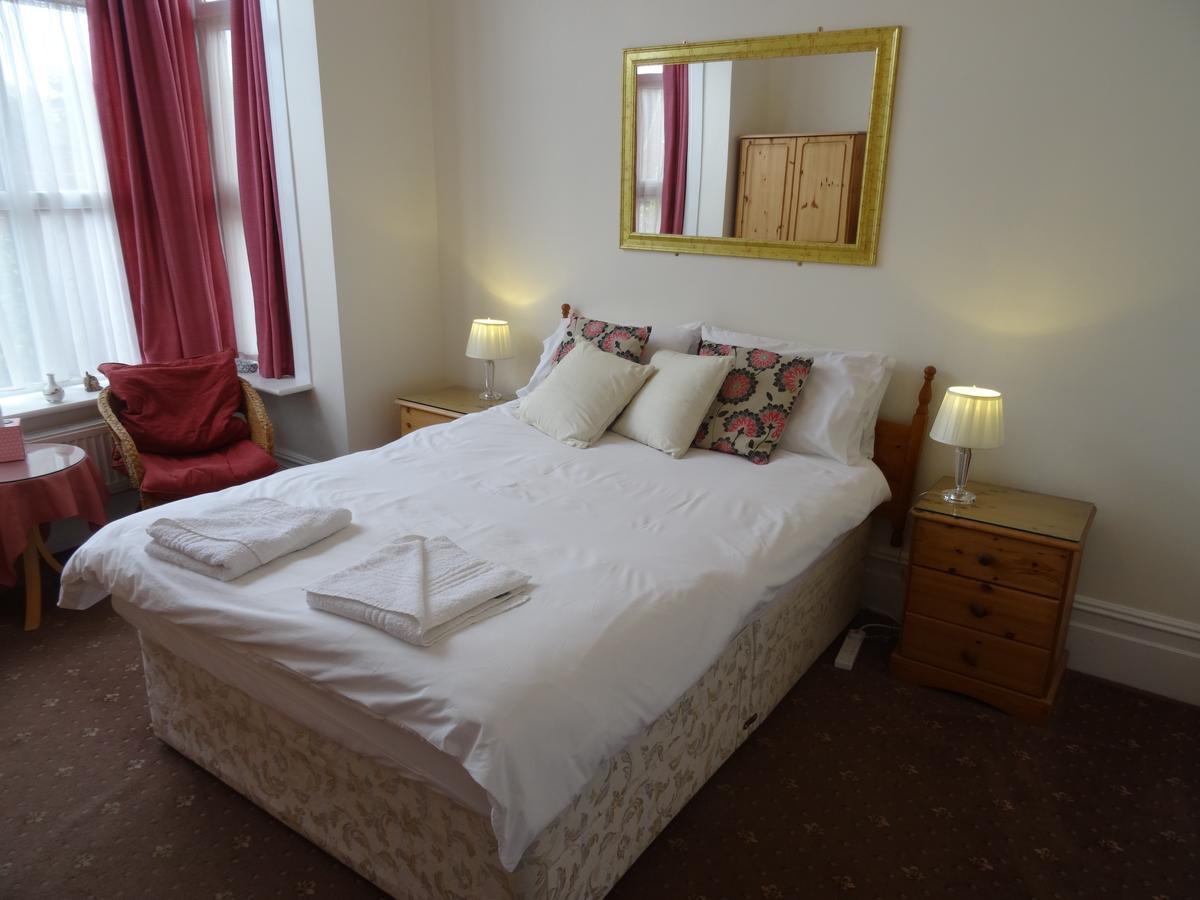 Ashbourne House Bed & Breakfast Burnham-on-Sea Bagian luar foto