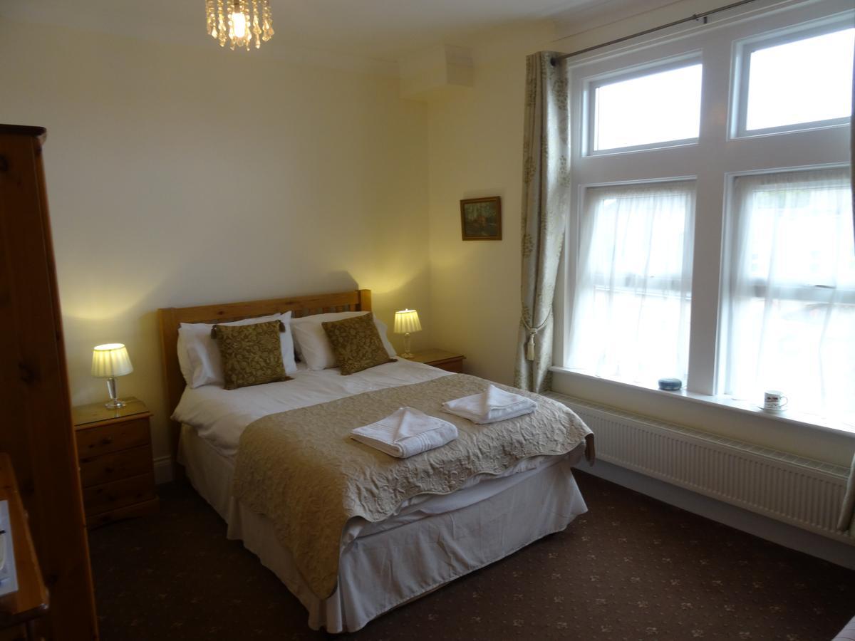 Ashbourne House Bed & Breakfast Burnham-on-Sea Bagian luar foto