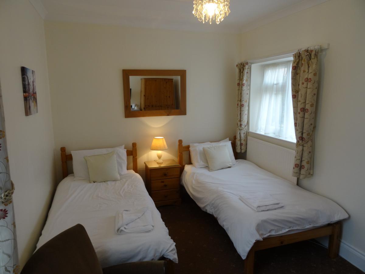 Ashbourne House Bed & Breakfast Burnham-on-Sea Bagian luar foto