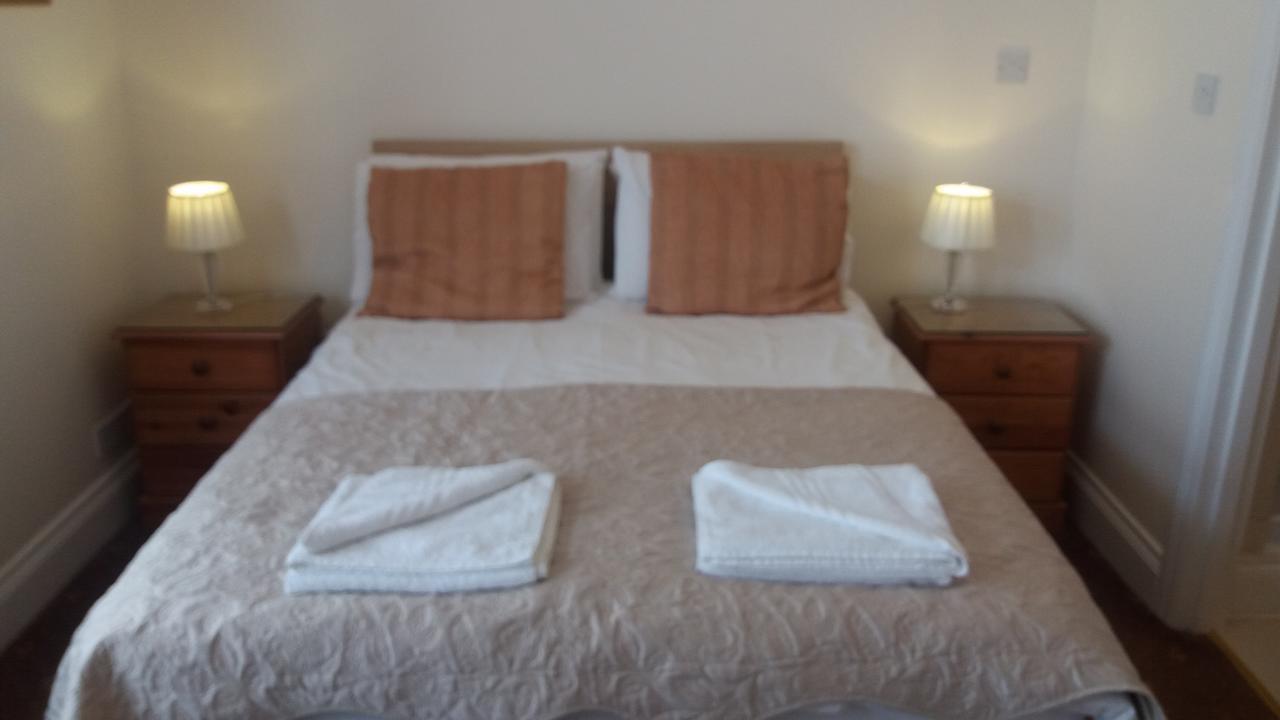 Ashbourne House Bed & Breakfast Burnham-on-Sea Bagian luar foto